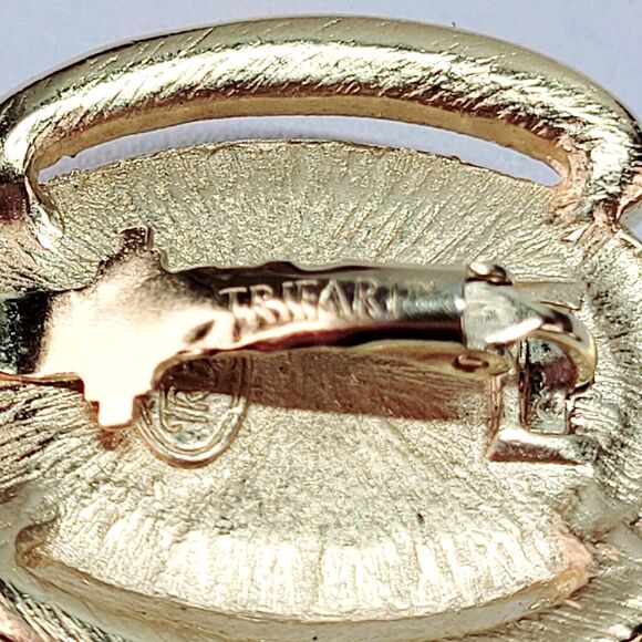 Trifari Blue Swirl Cabochon Clip On Earrings Gold tone trifarium 70s 80s Saltz? - Picture 6 of 9